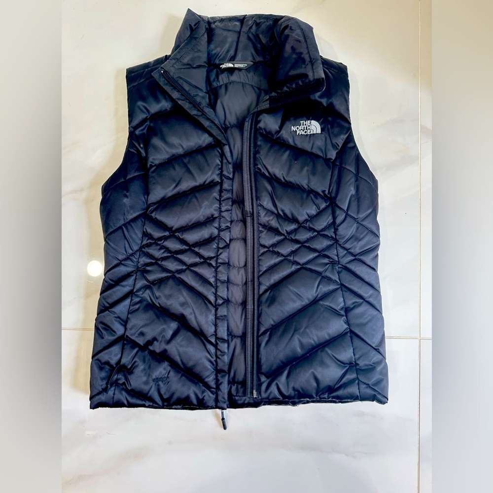 The North Face 550- Size Small